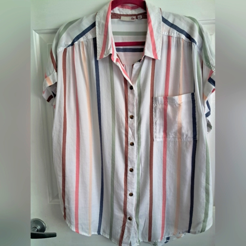 SO White and Red Casual Button Down Shirt.  NWT.   XXL